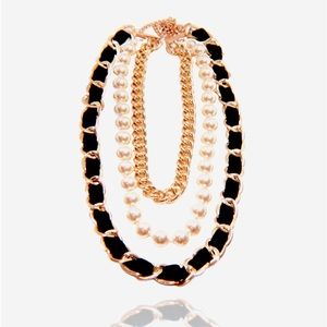 ❌SOLD❌ Extra Long Faux Jumbo Pearl And Velour Gold Tone Chain Statement Necklace